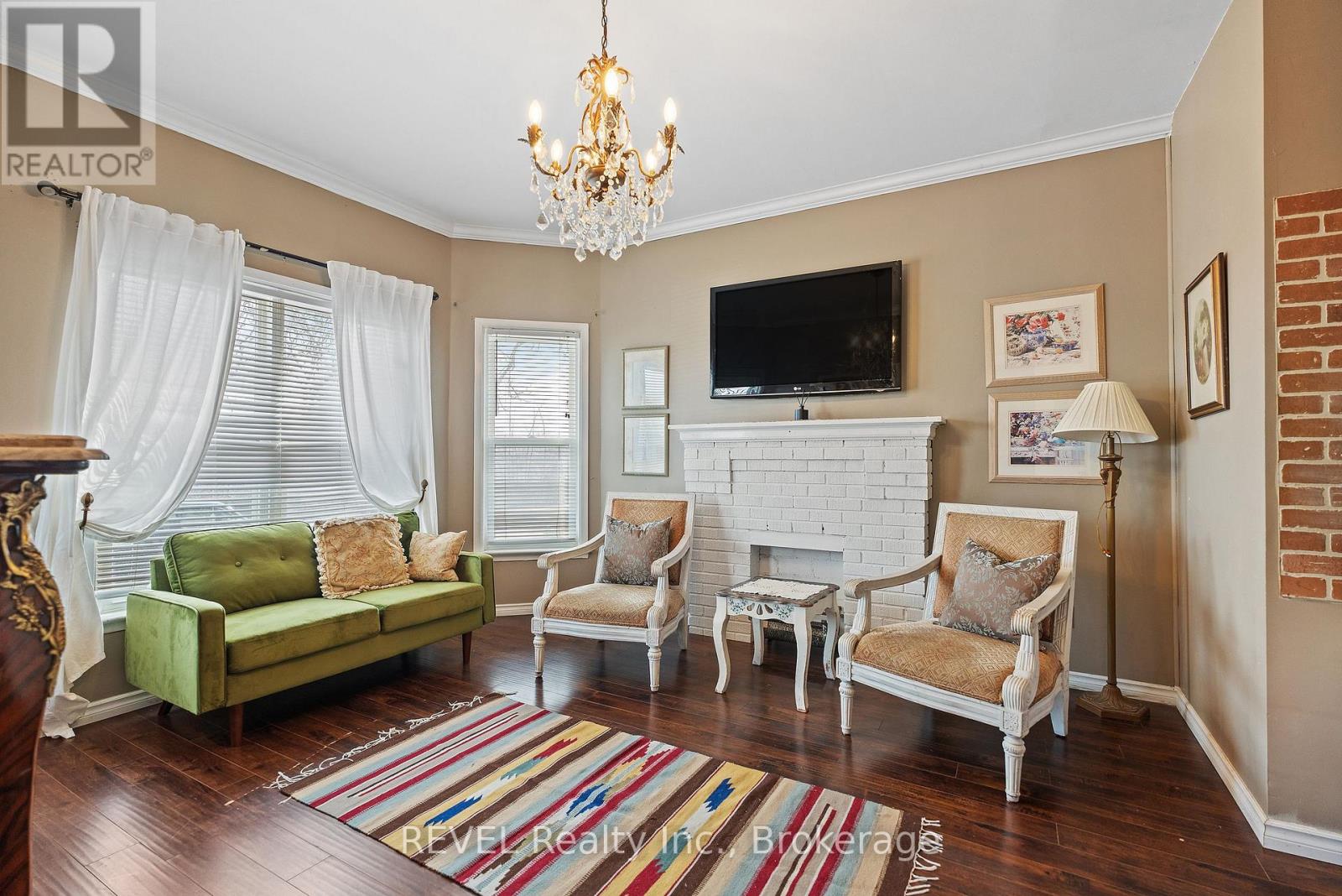 4755 River Road Property Photo 8