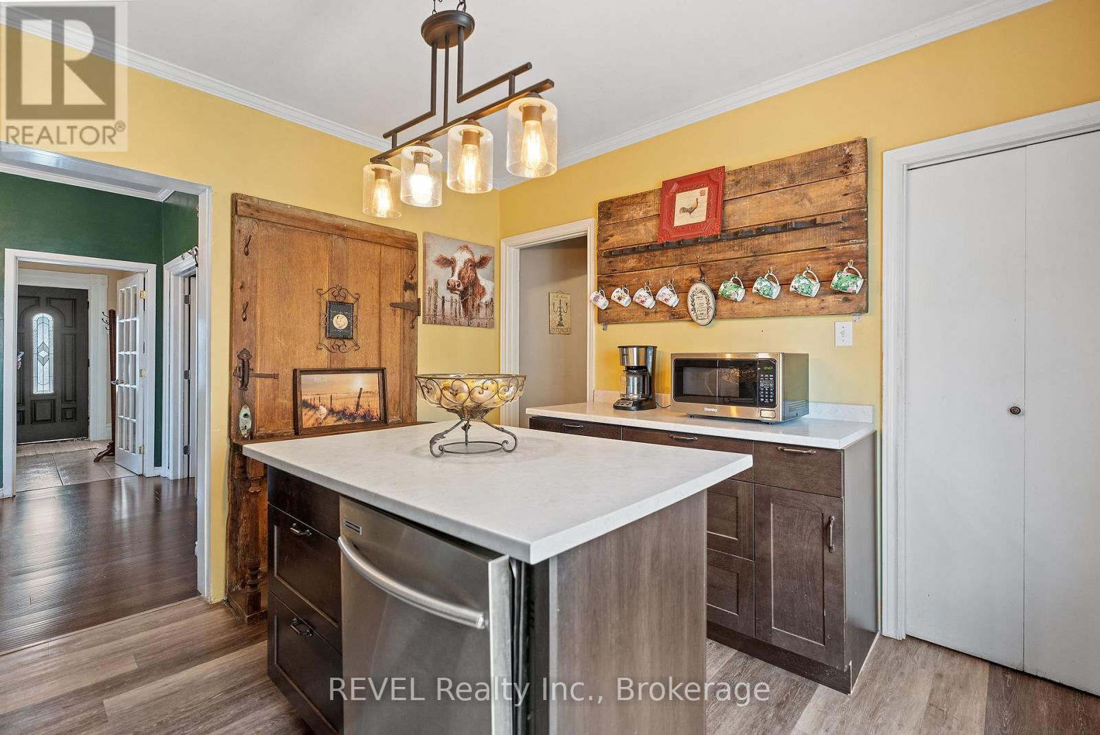 4755 River Road Property Photo 13