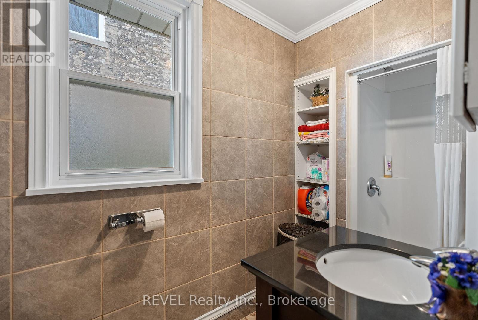 4755 River Road Property Photo 16