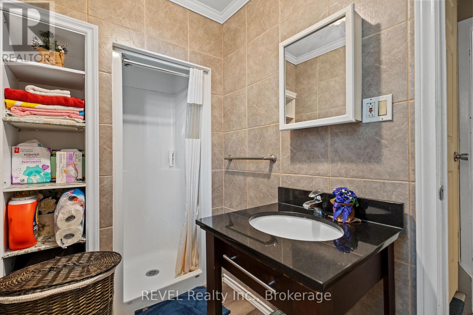 4755 River Road Property Photo 17