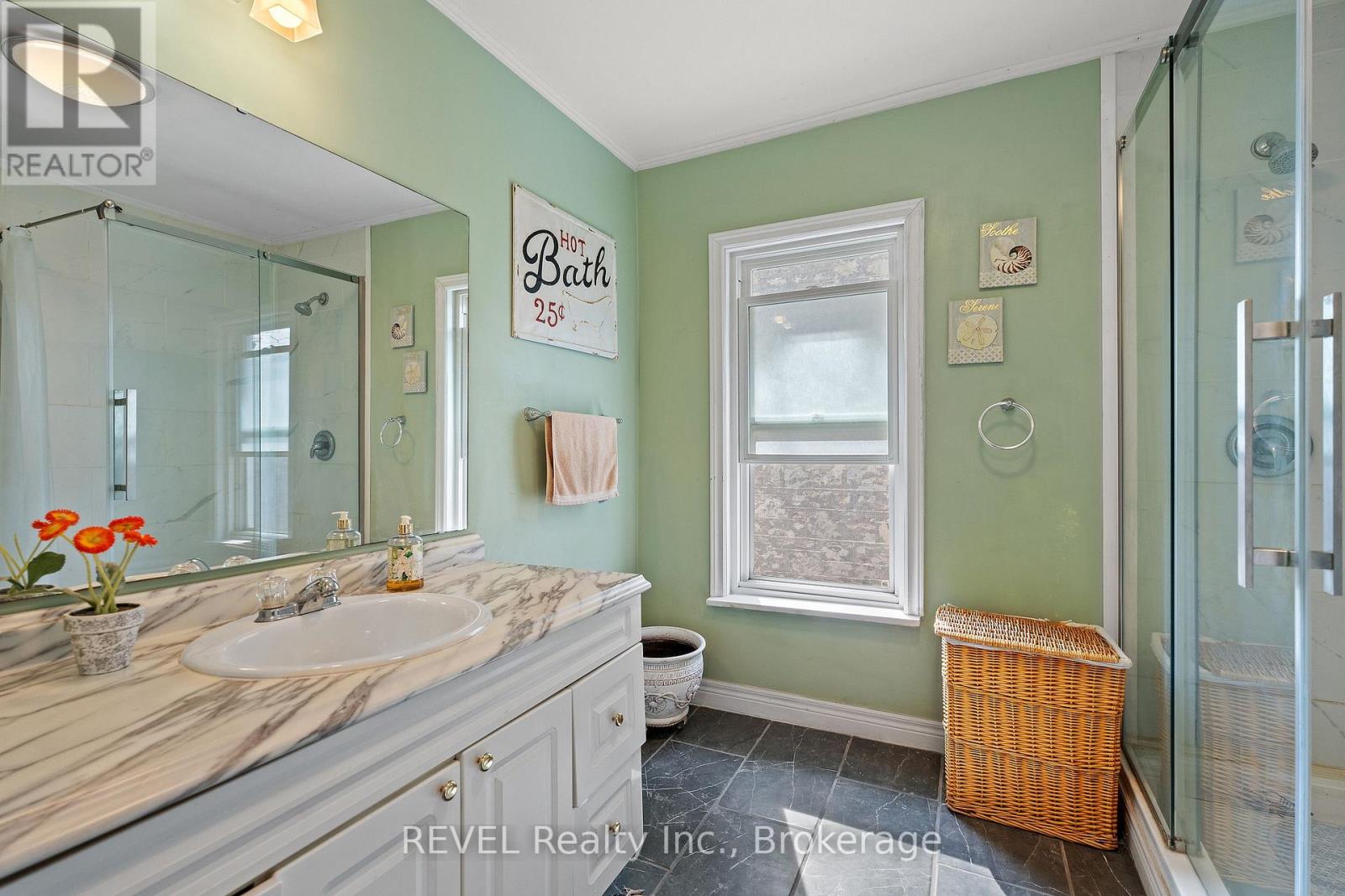 4755 River Road Property Photo 23