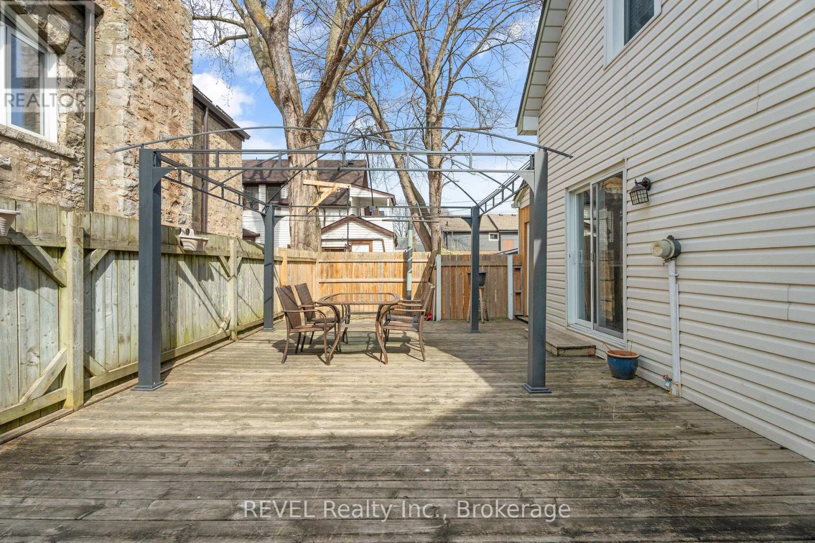 4755 River Road Property Photo 28