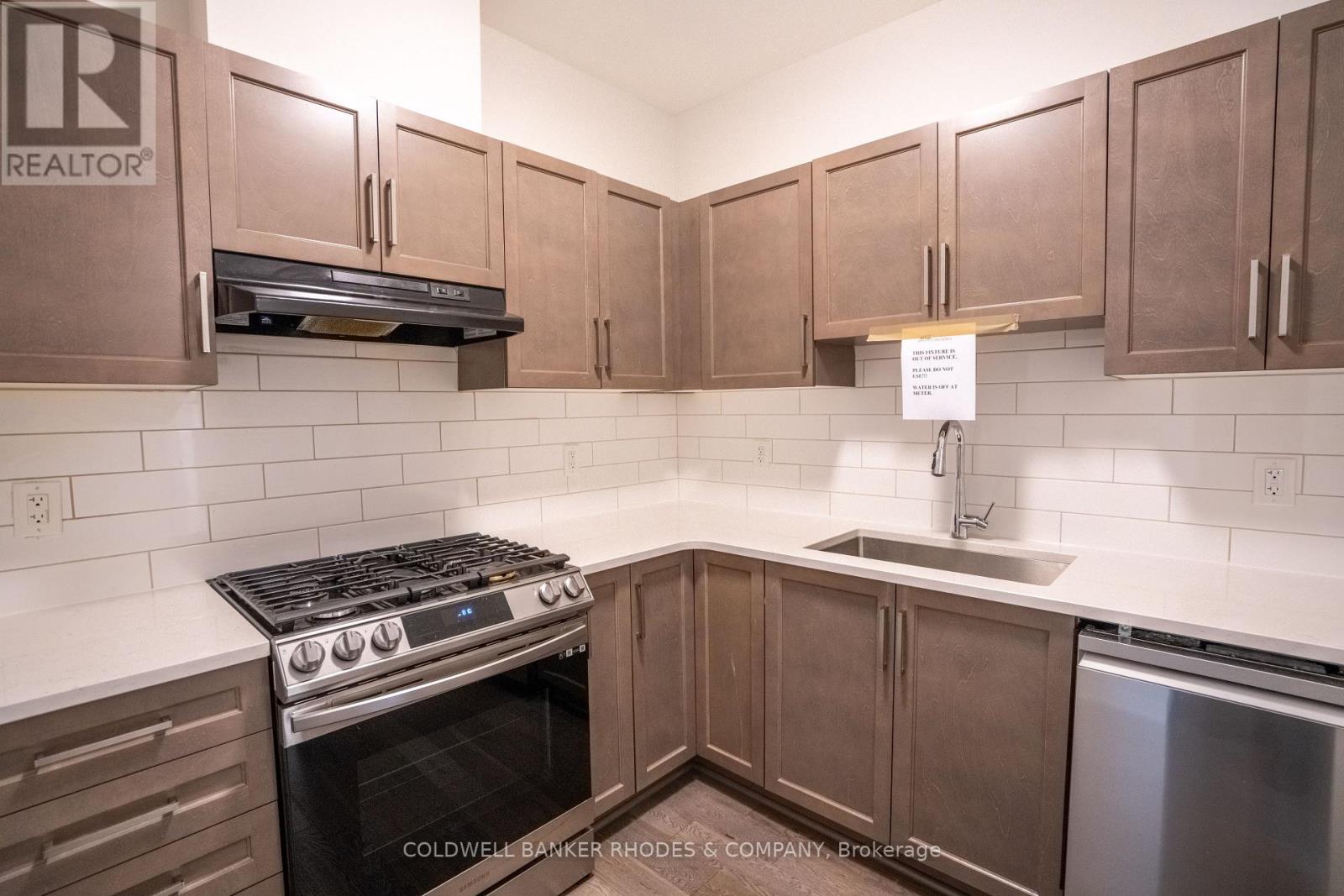 673 Fenwick Way Property Photo 12