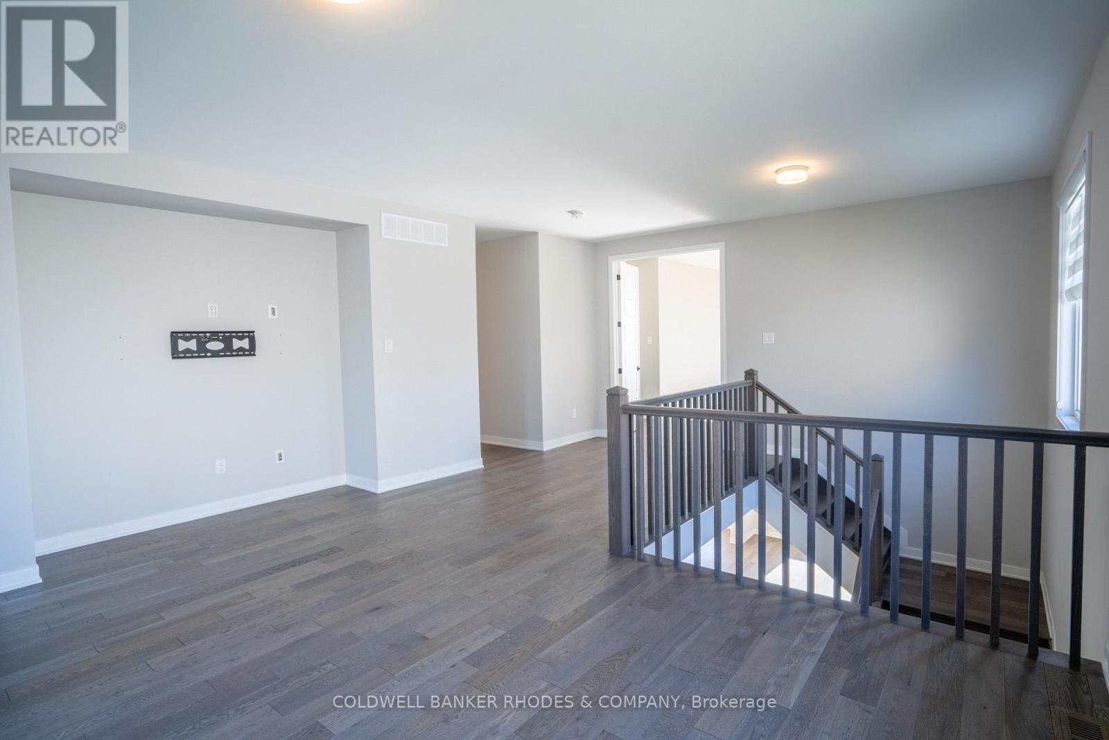 673 Fenwick Way Property Photo 32