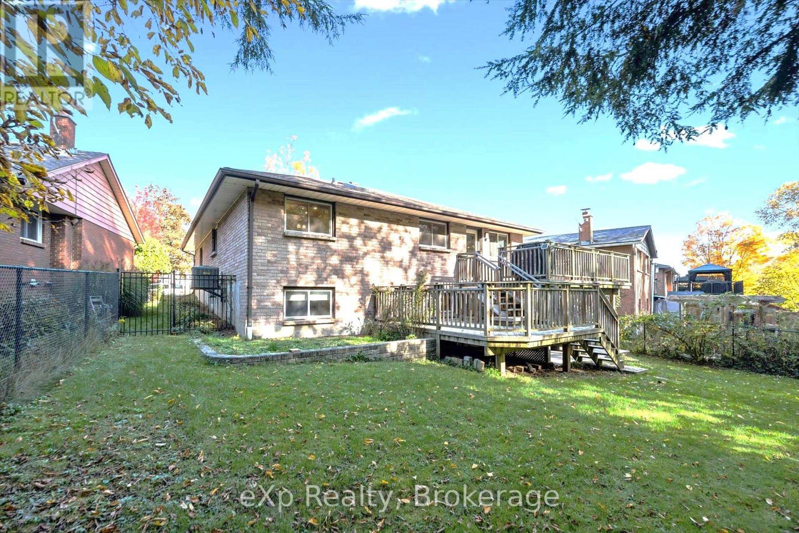 81 Sabrina Crescent Property Photo 4