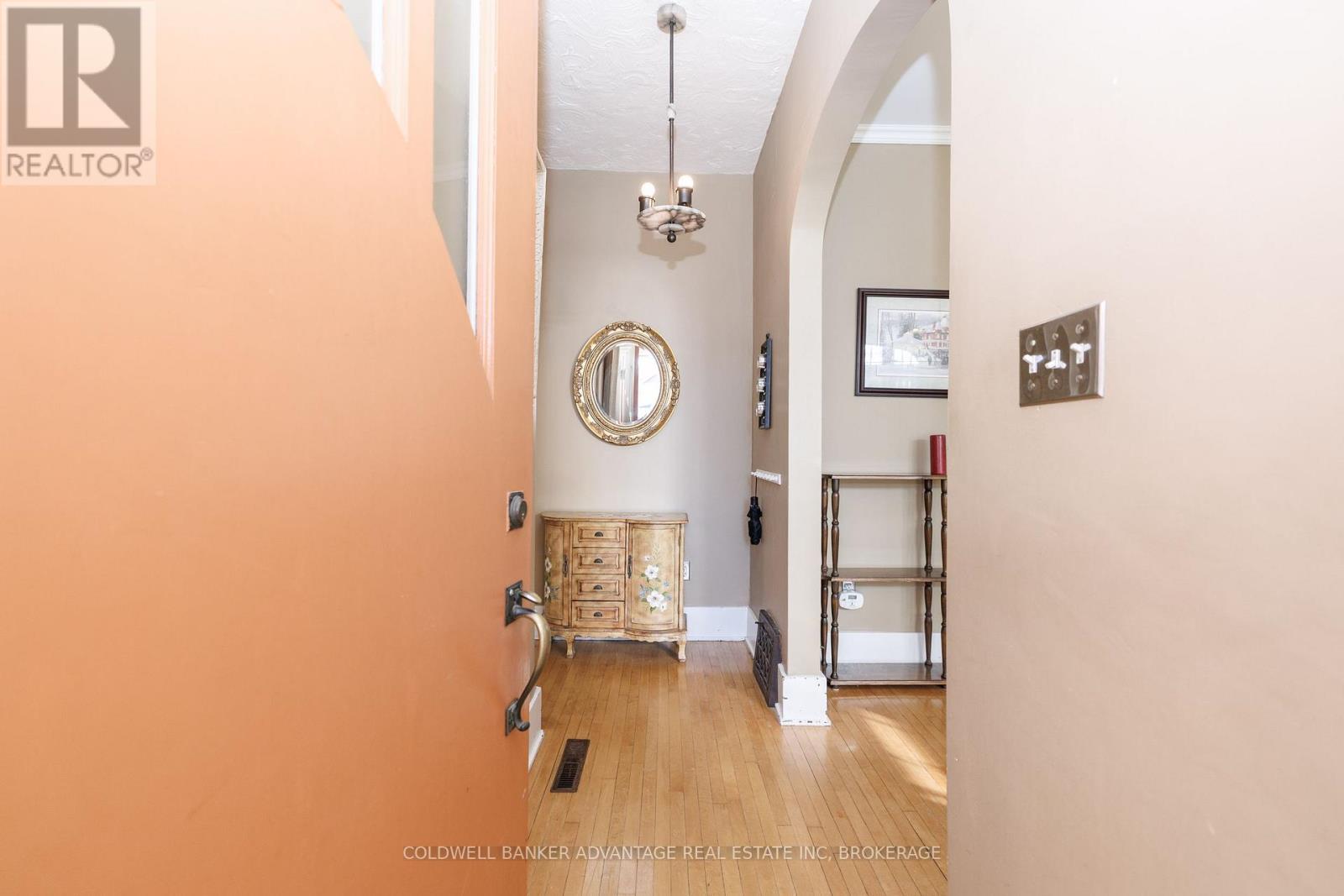 104 Bald Street Property Photo 3