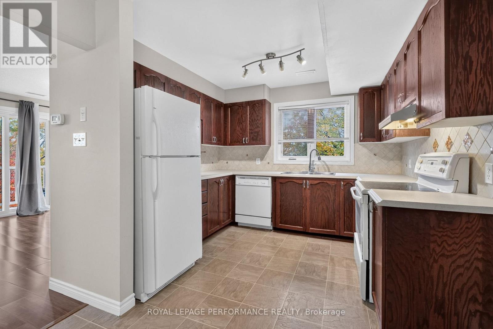 1602 Locksley Lane Property Photo 18