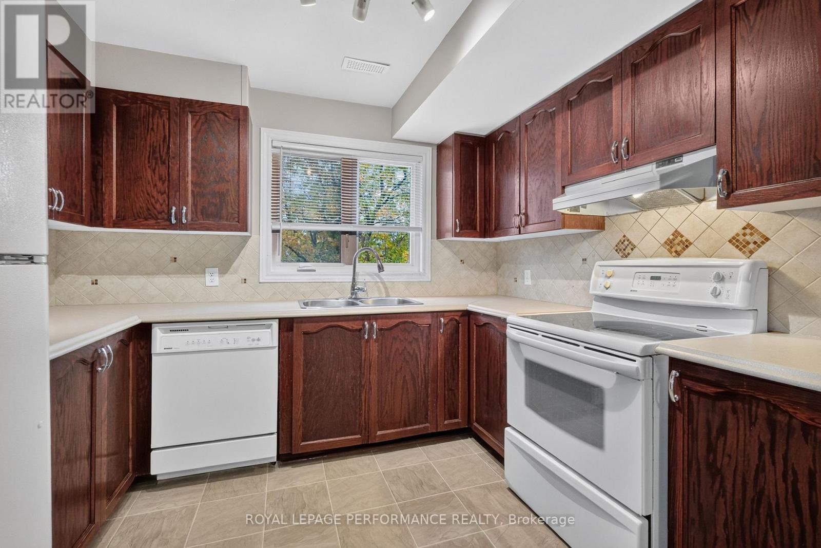 1602 Locksley Lane Property Photo 19