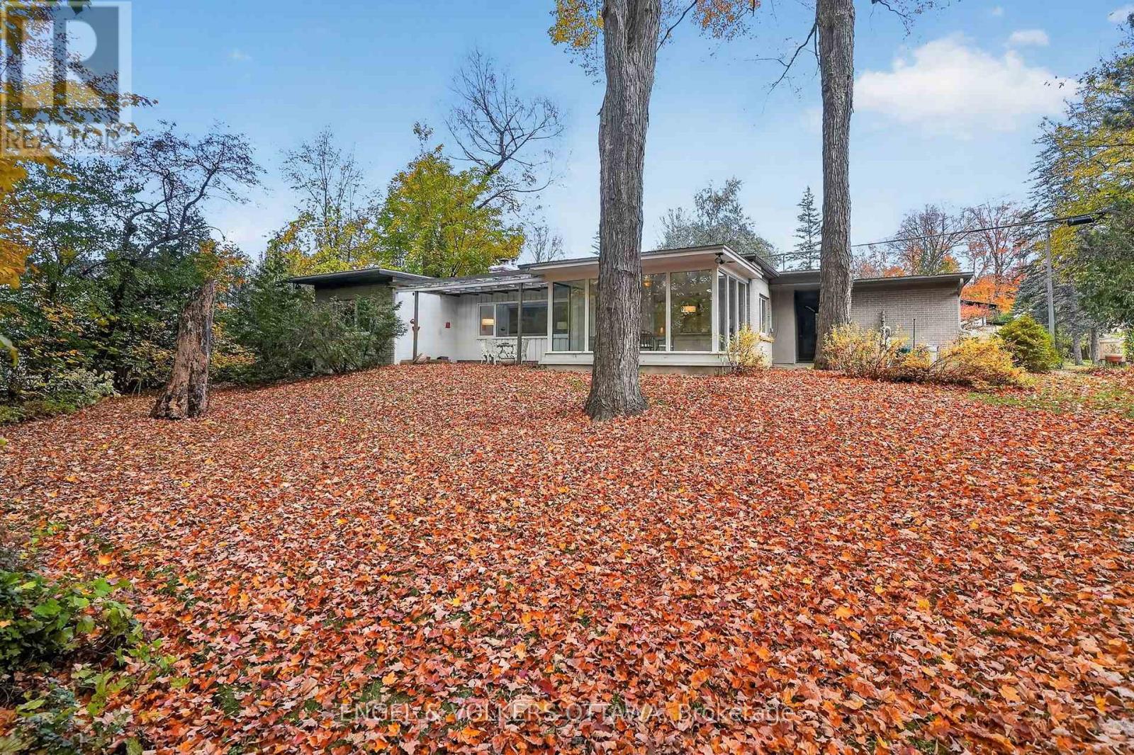 185 Lakeway Drive Property Photo 29