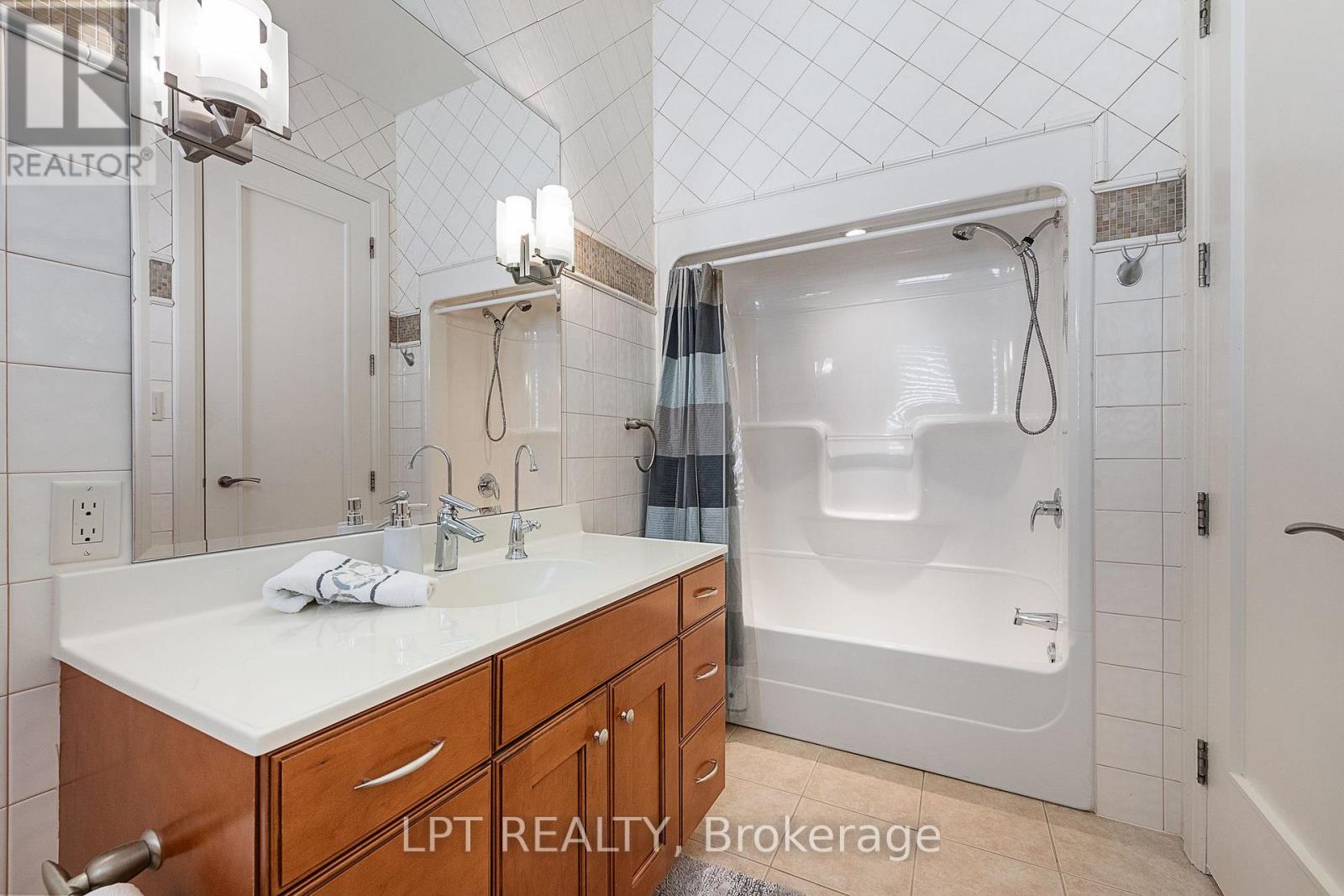 431 Lockmaster Crescent Property Photo 37