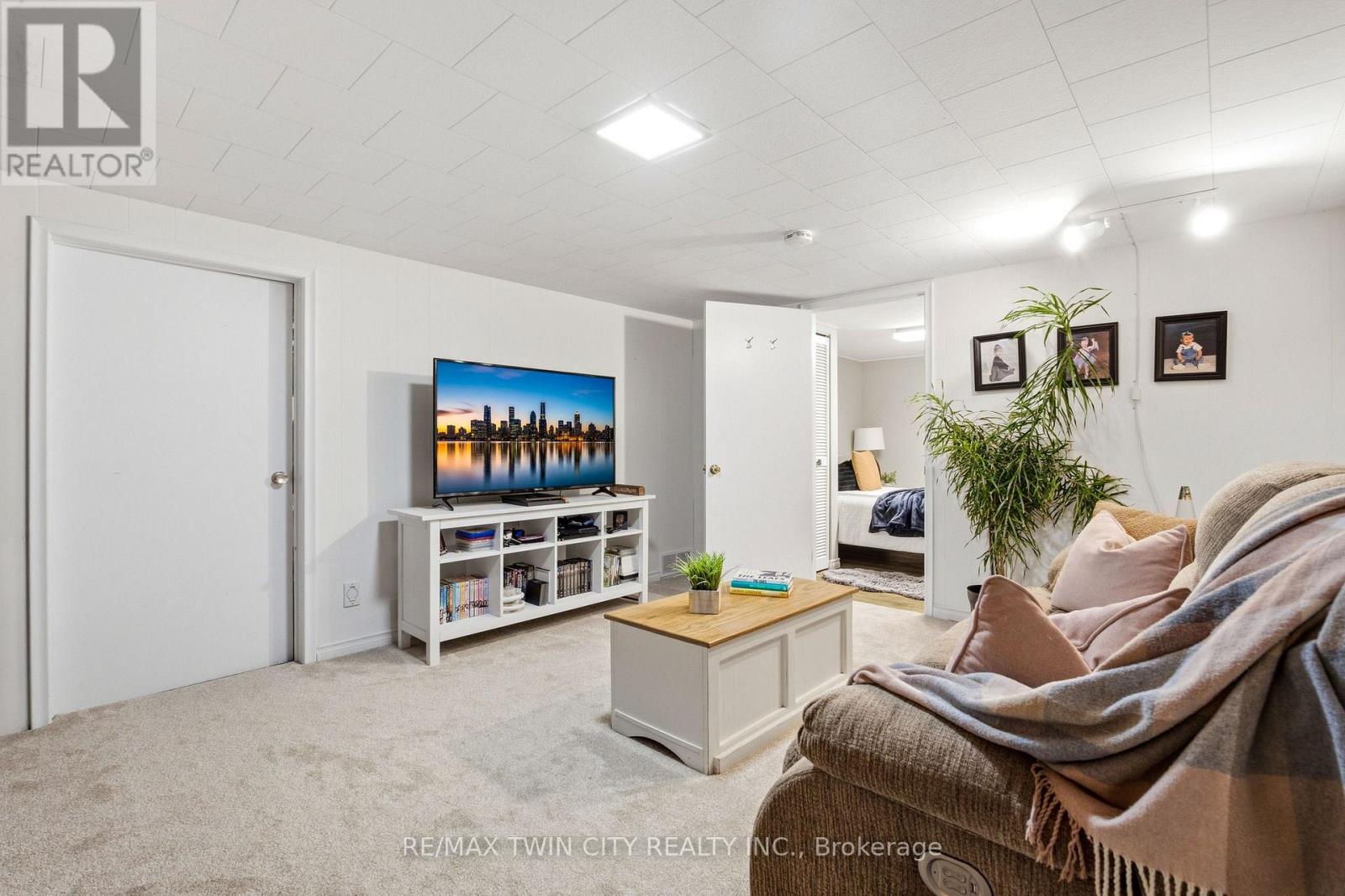 47 Eastwood Drive Property Photo 27