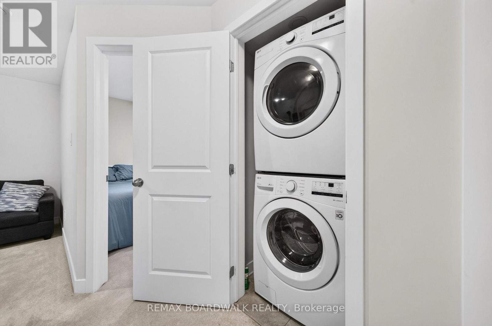 58 - 531 Crescendo Private Property Photo 43