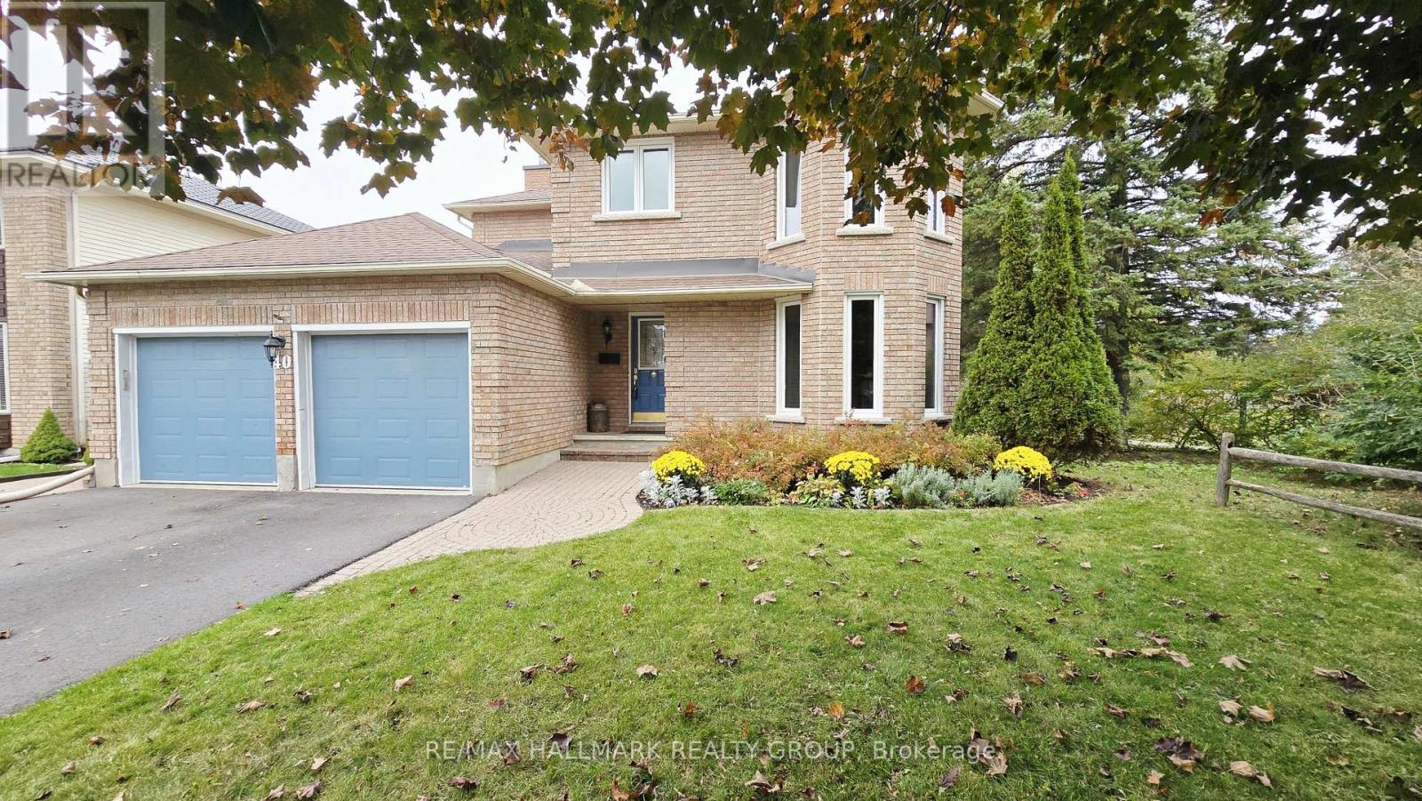 40 HUNTSMAN CRESCENT Property Photo 1