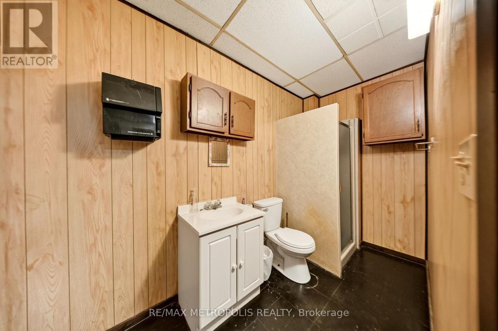 358-374 Shepherd Street W Property Photo 14