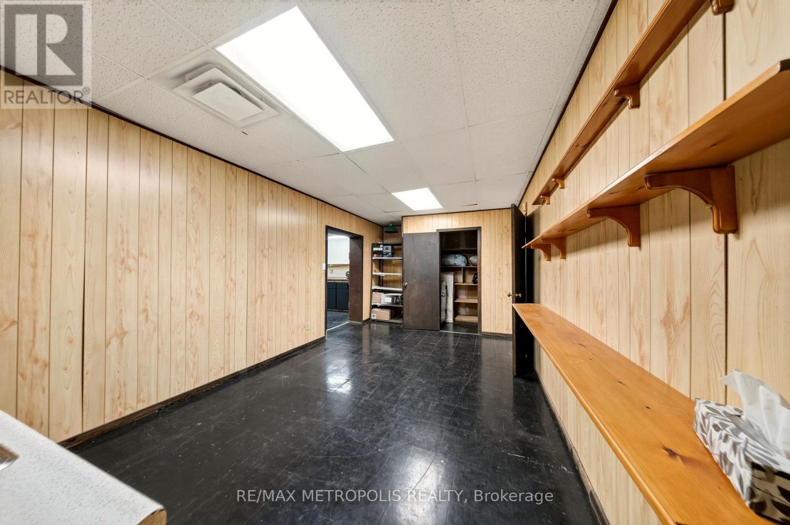358-374 Shepherd Street W Property Photo 15