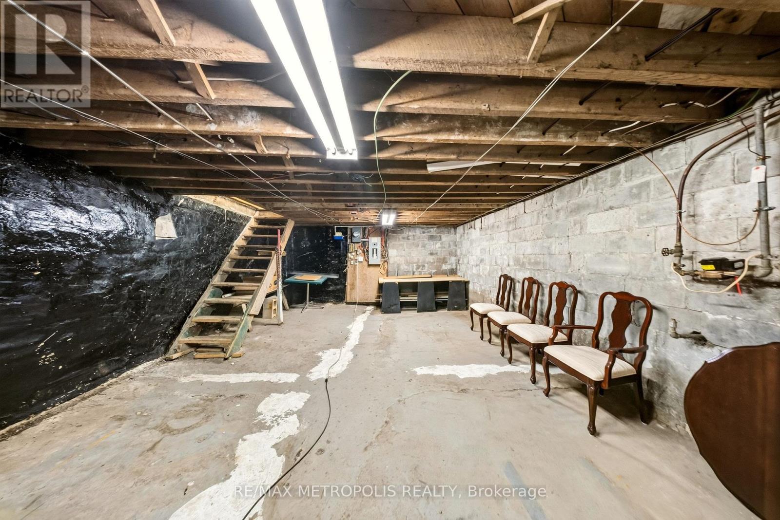 358-374 Shepherd Street W Property Photo 21