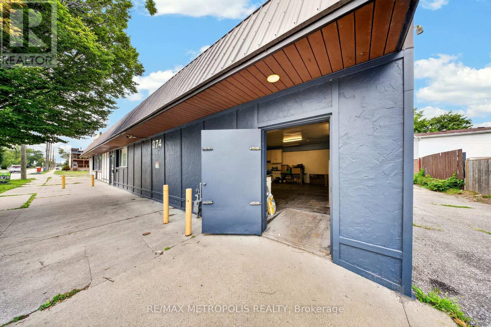 358-374 Shepherd Street W Property Photo 24