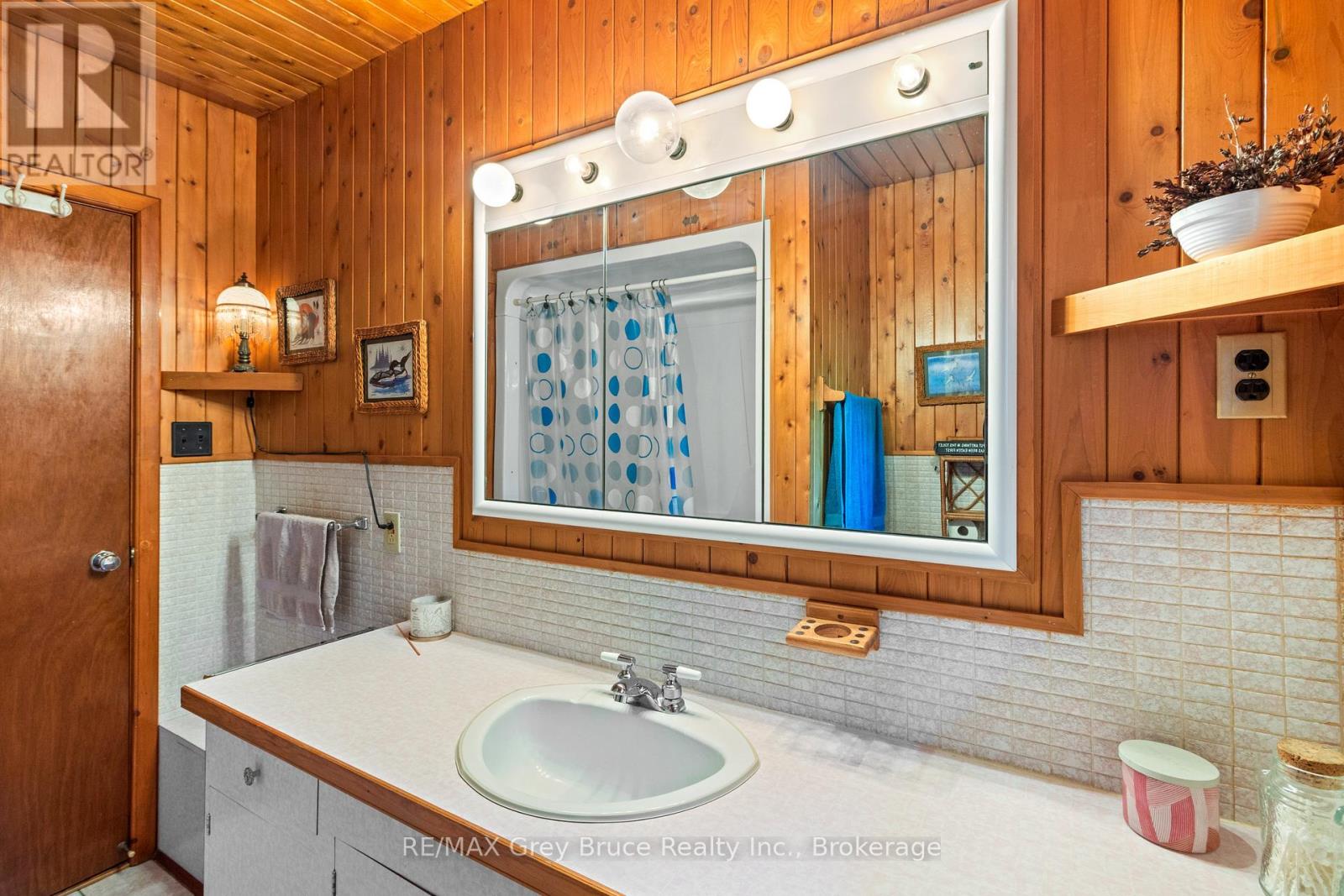 948 Dorcas Bay Road Property Photo 21