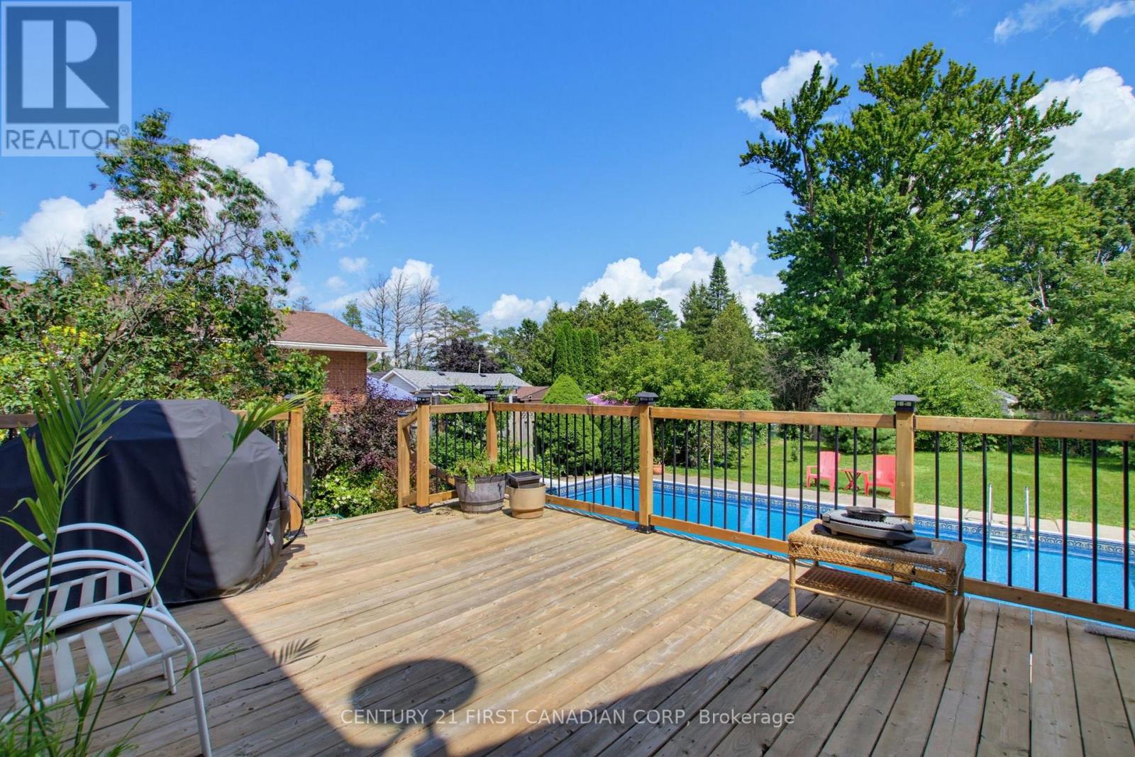 444 Forest Lawn Avenue Property Photo 1