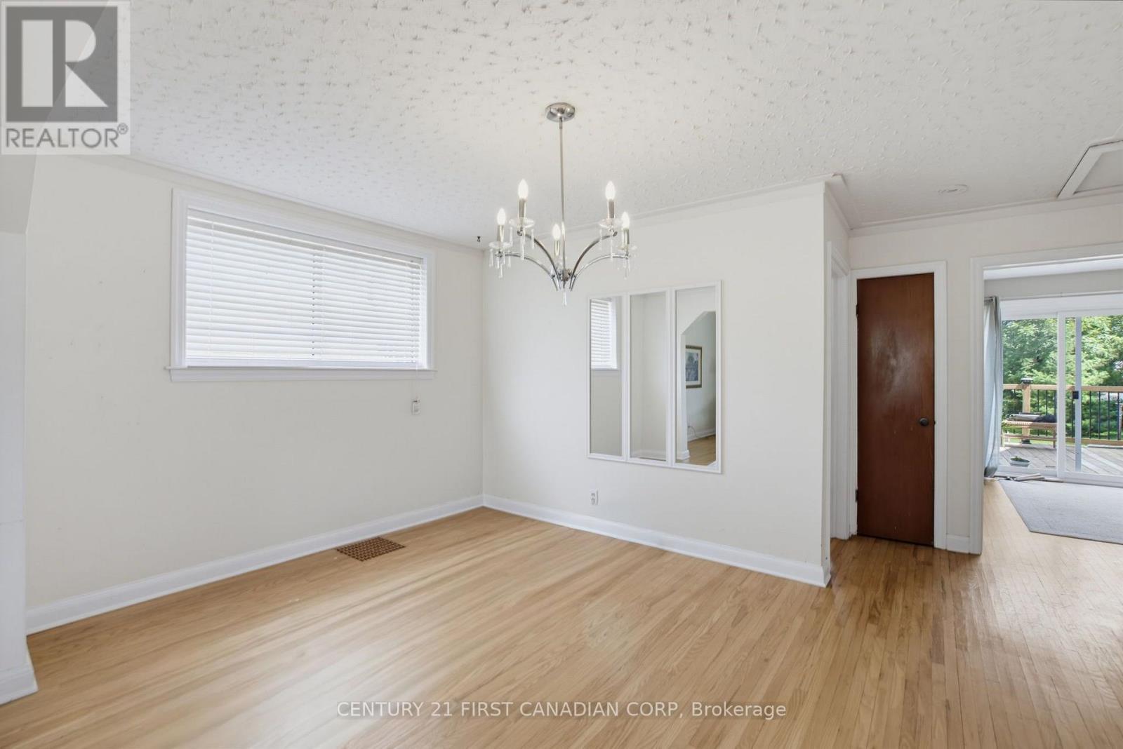 444 Forest Lawn Avenue Property Photo 7