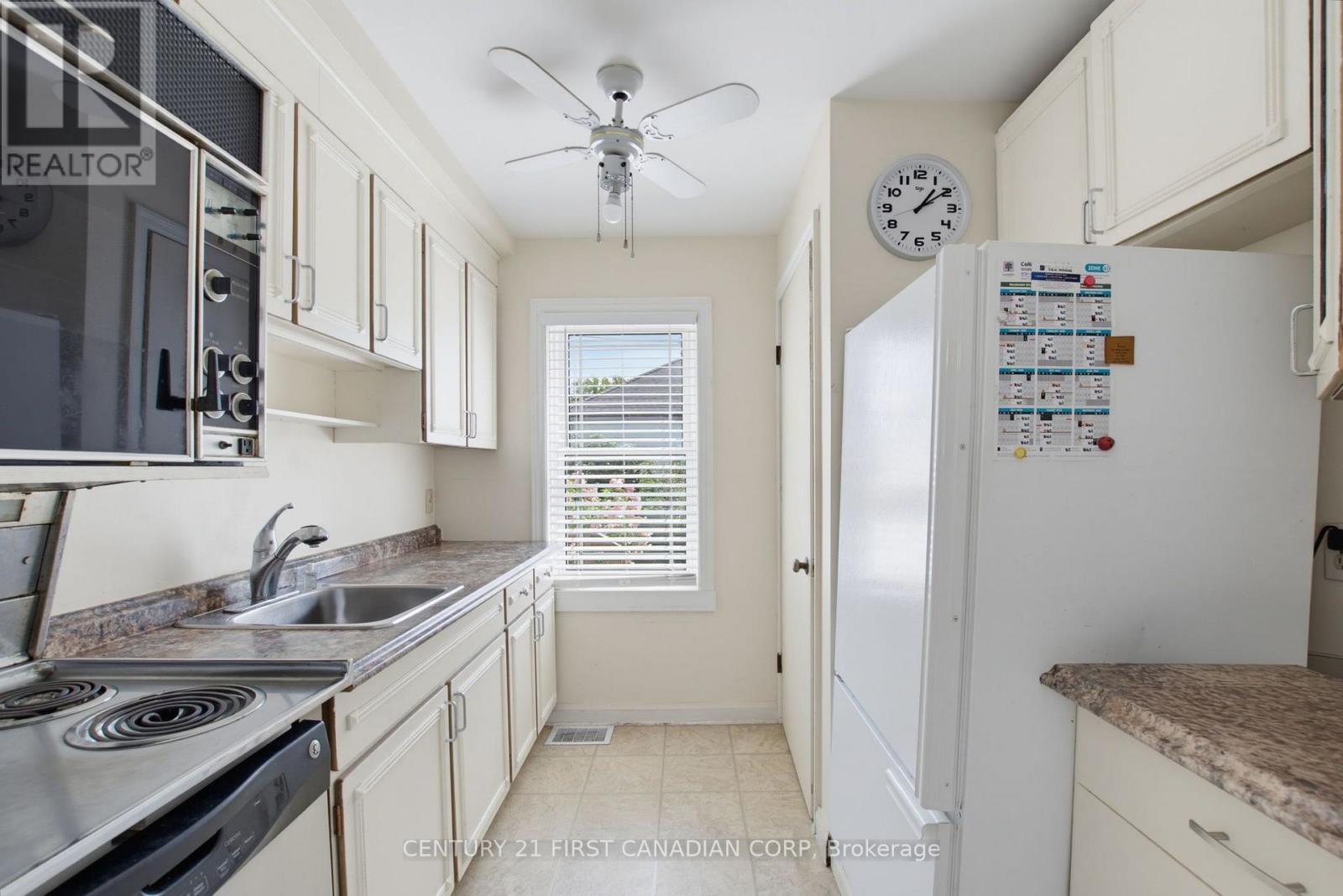 444 Forest Lawn Avenue Property Photo 8
