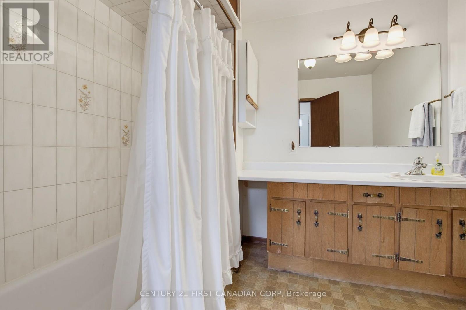444 Forest Lawn Avenue Property Photo 17