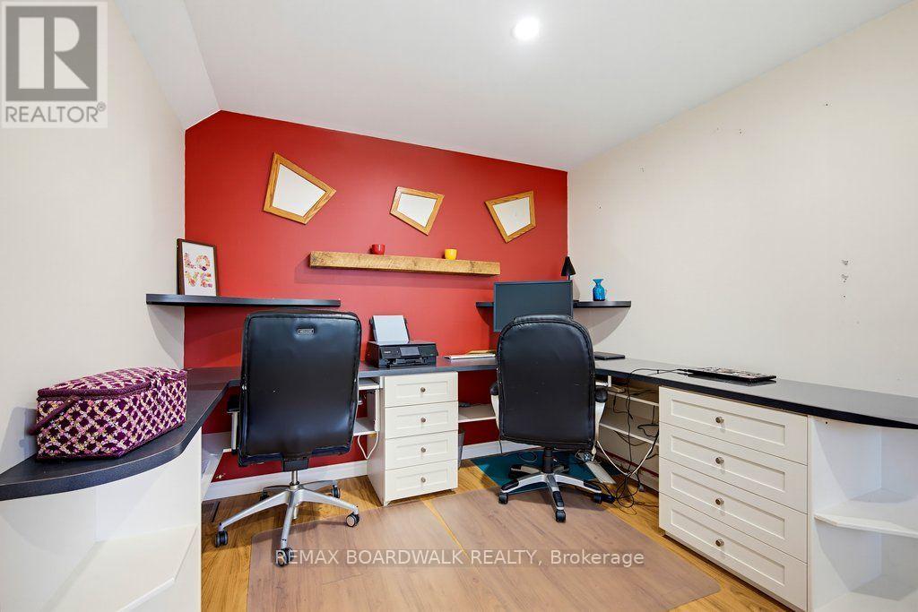 29 Southpark Drive Property Photo 19