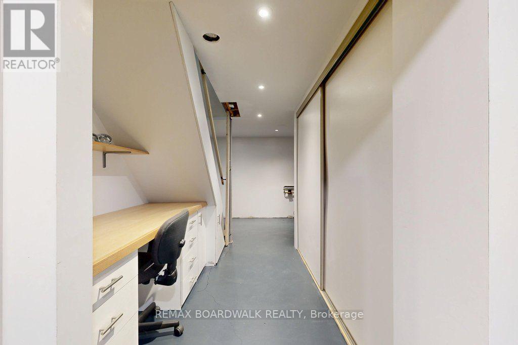 29 Southpark Drive Property Photo 31