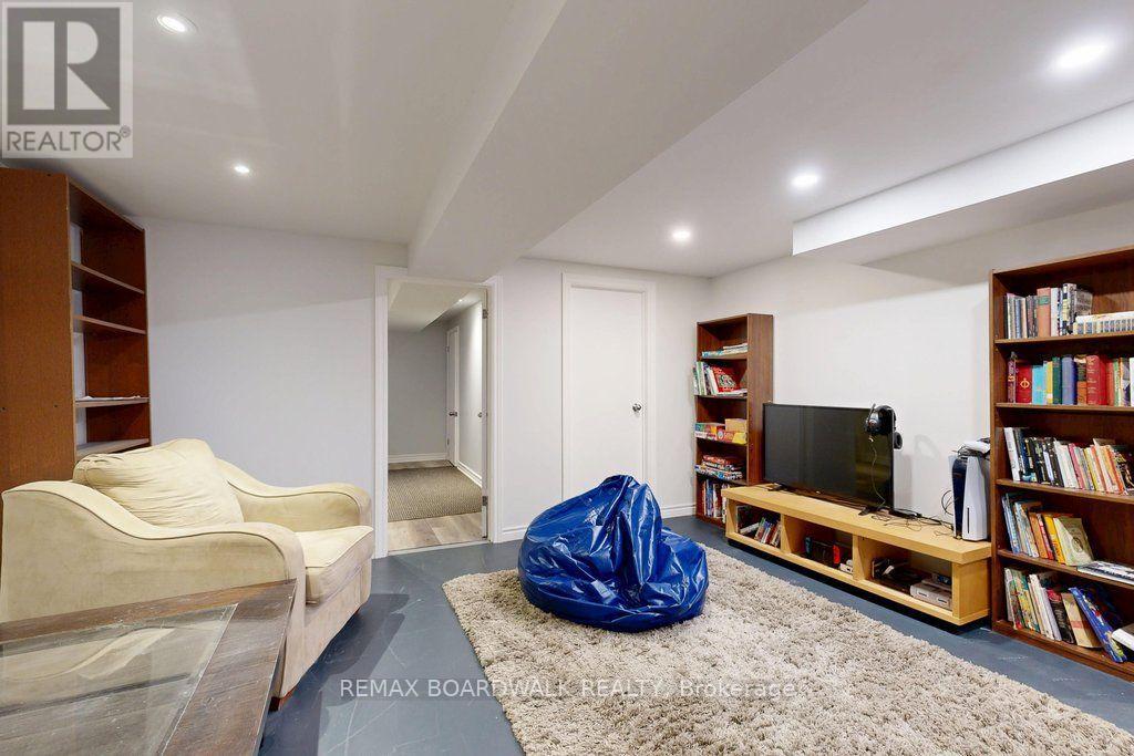 29 Southpark Drive Property Photo 36