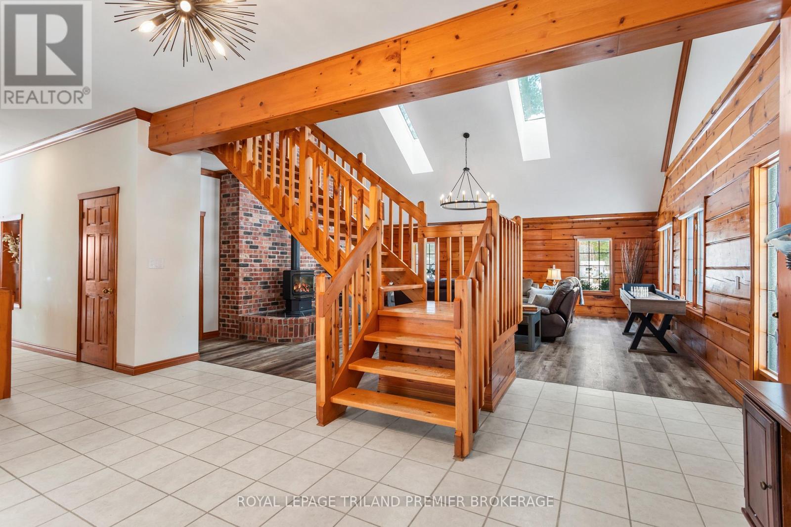 9936 Ontario Street Property Photo 8