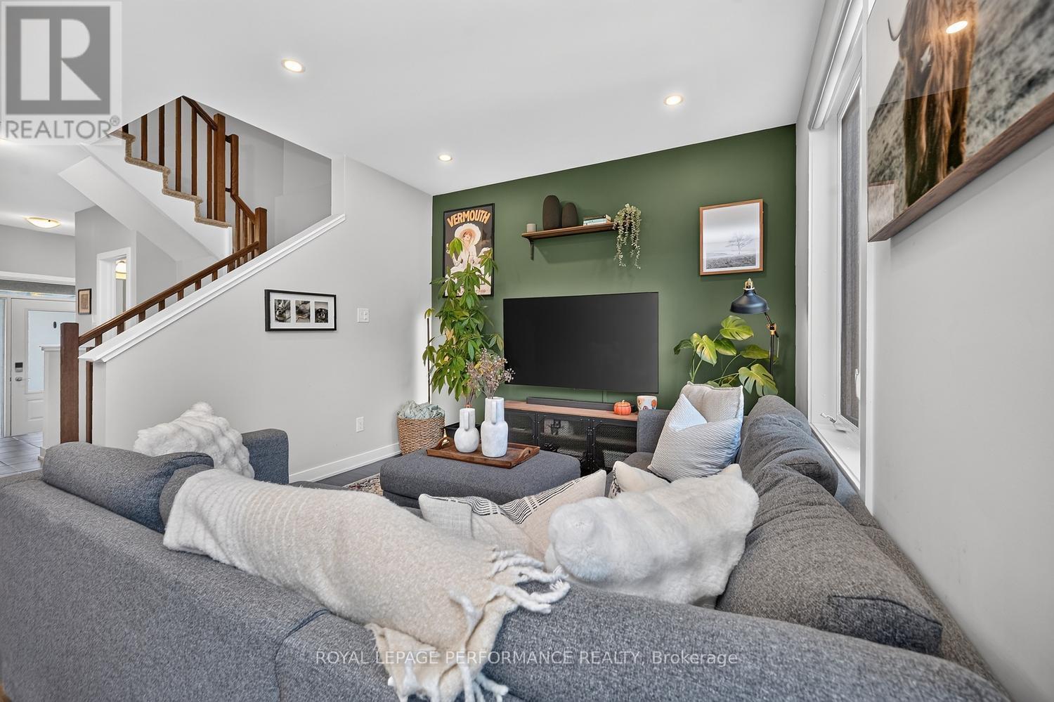 1016 Kijik Crescent Property Photo 10