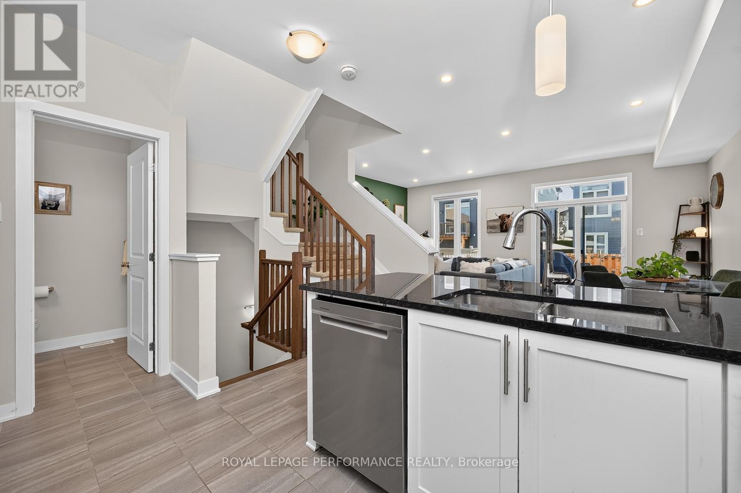 1016 Kijik Crescent Property Photo 19