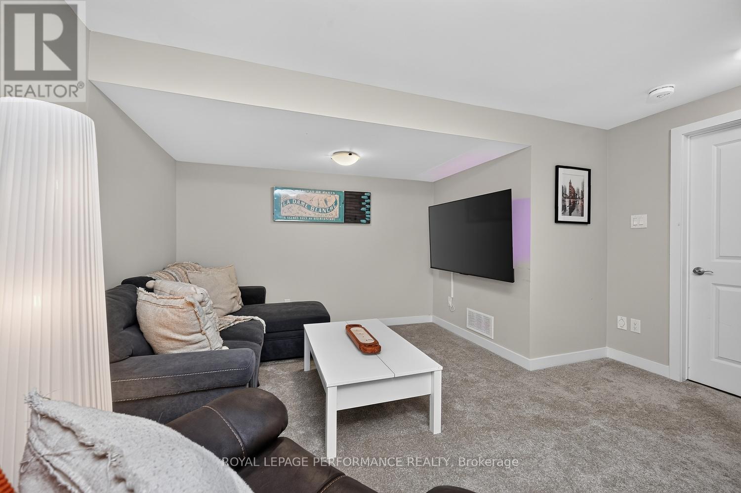1016 Kijik Crescent Property Photo 32
