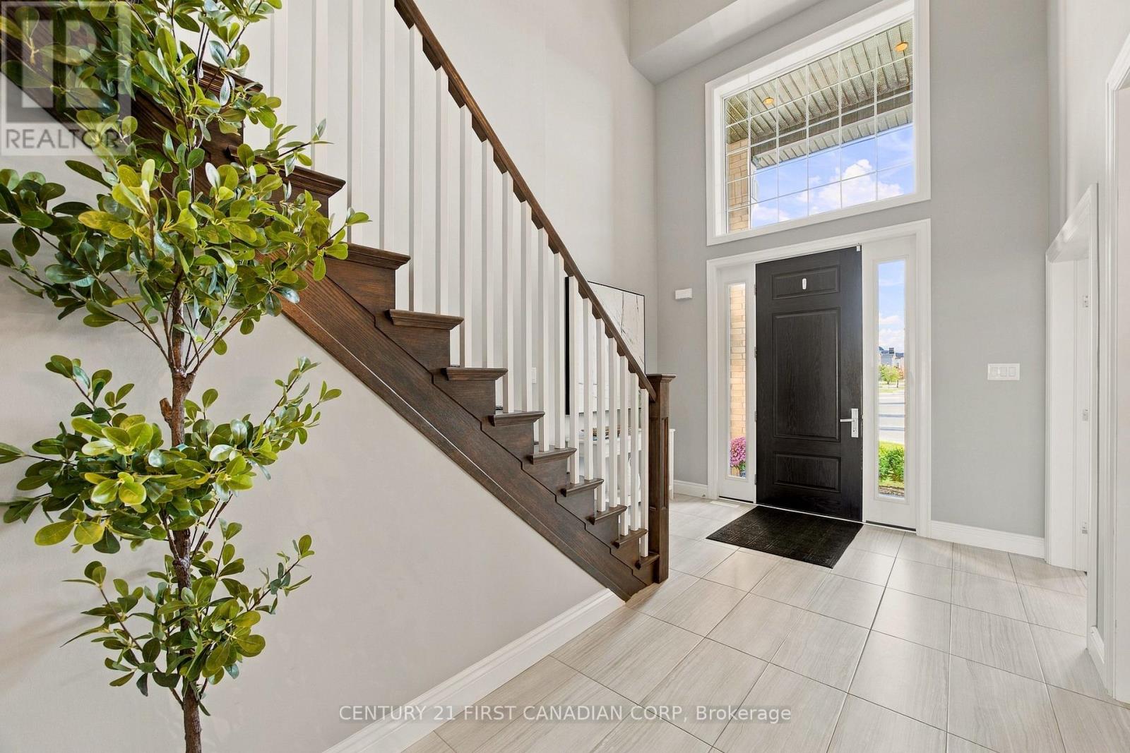1935 Canvas Way Property Photo 5