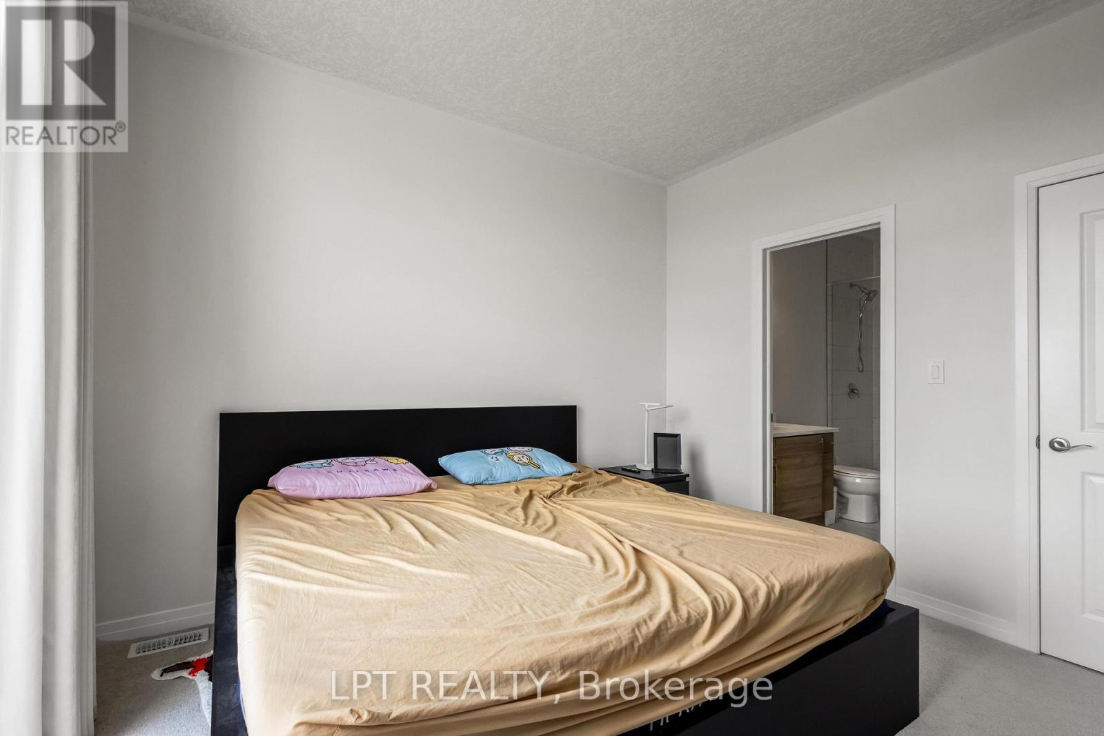 60 - 142 Foamflower Place Property Photo 13