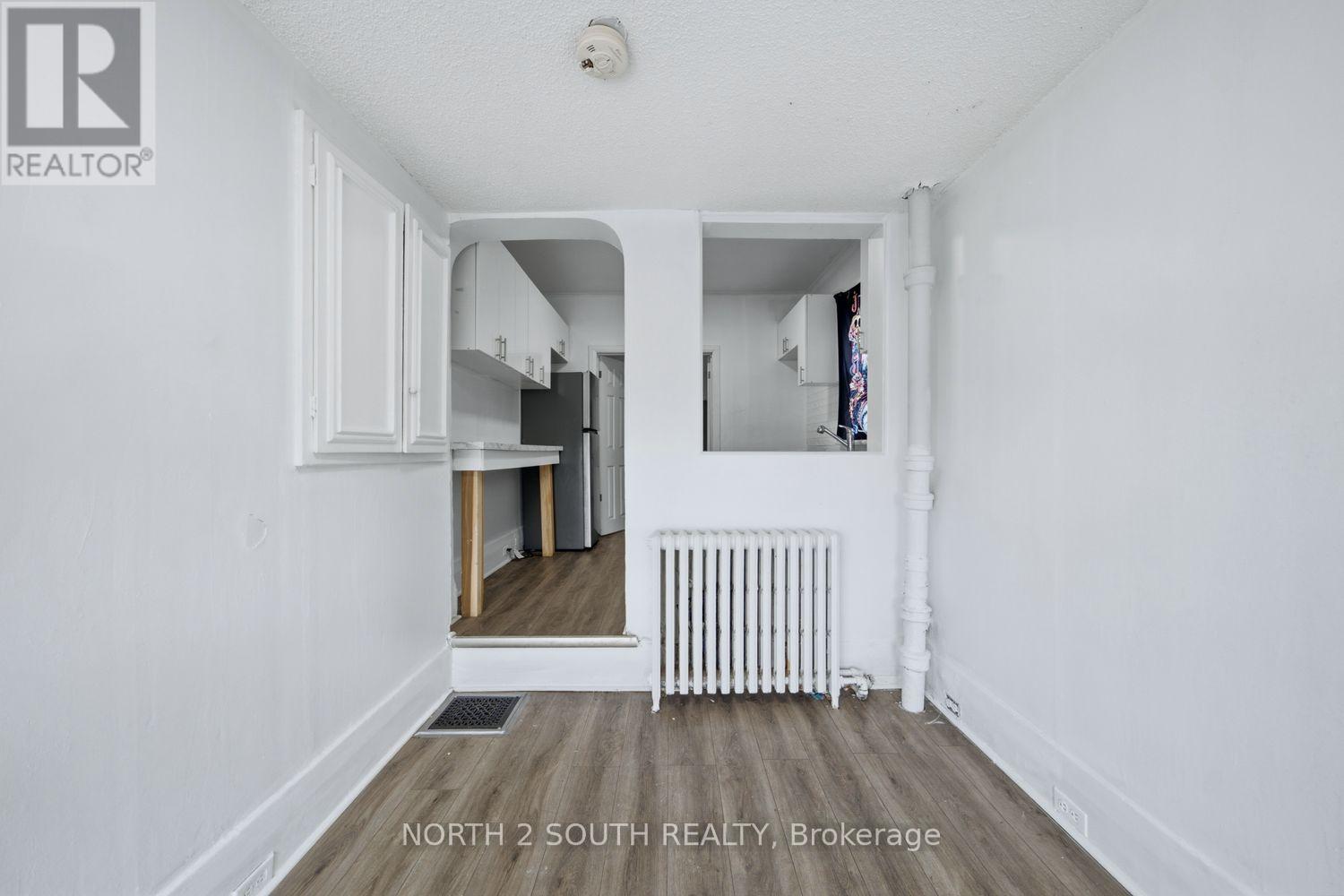 880 Dundas Street E Property Photo 3