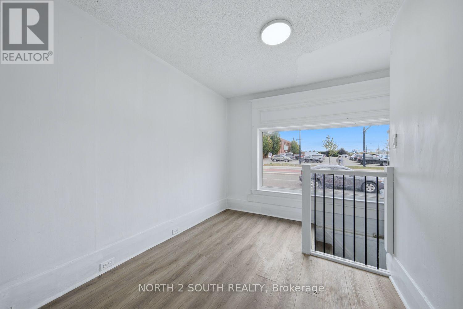 880 Dundas Street E Property Photo 4