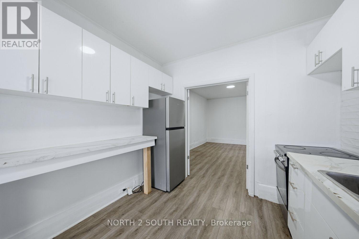 880 Dundas Street E Property Photo 7