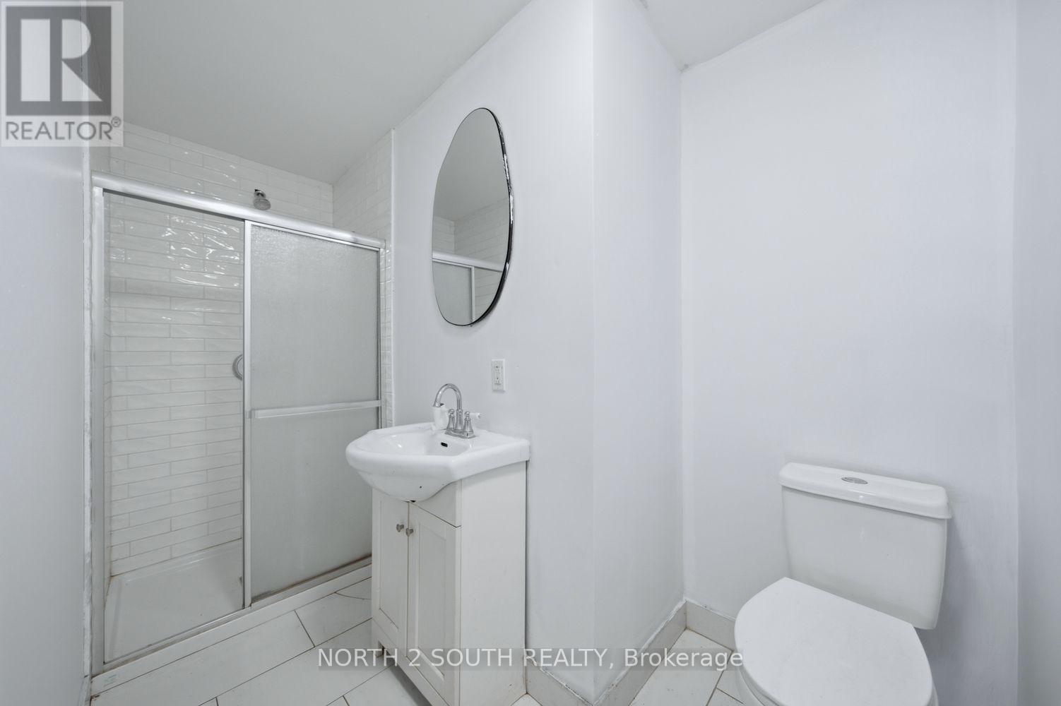 880 Dundas Street E Property Photo 13
