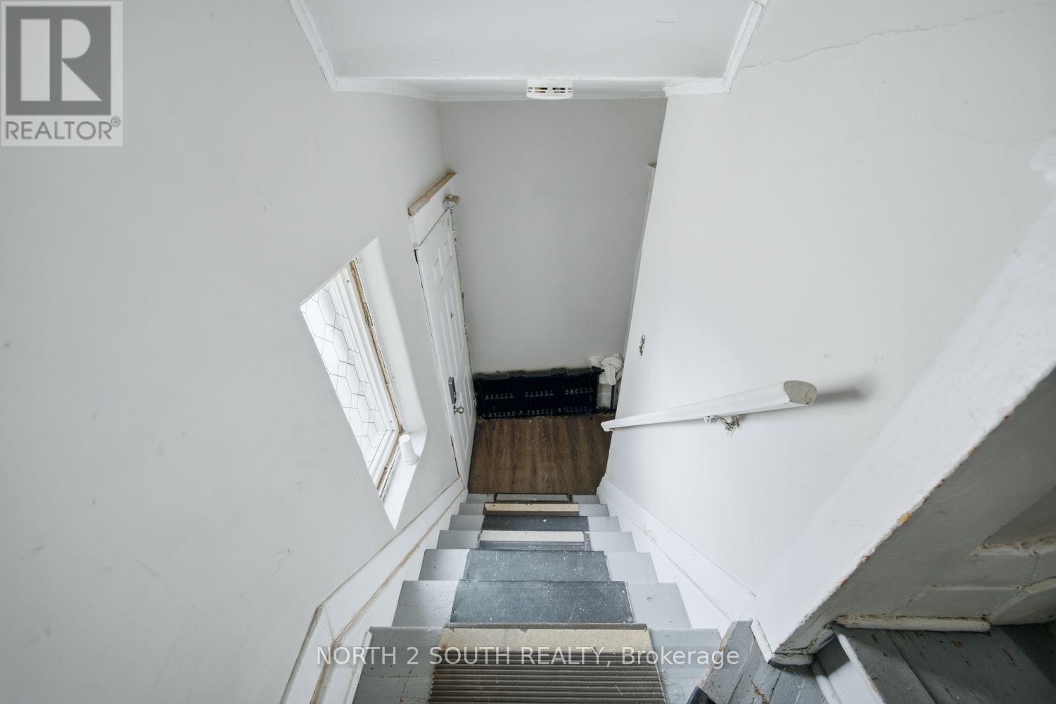 880 Dundas Street E Property Photo 15
