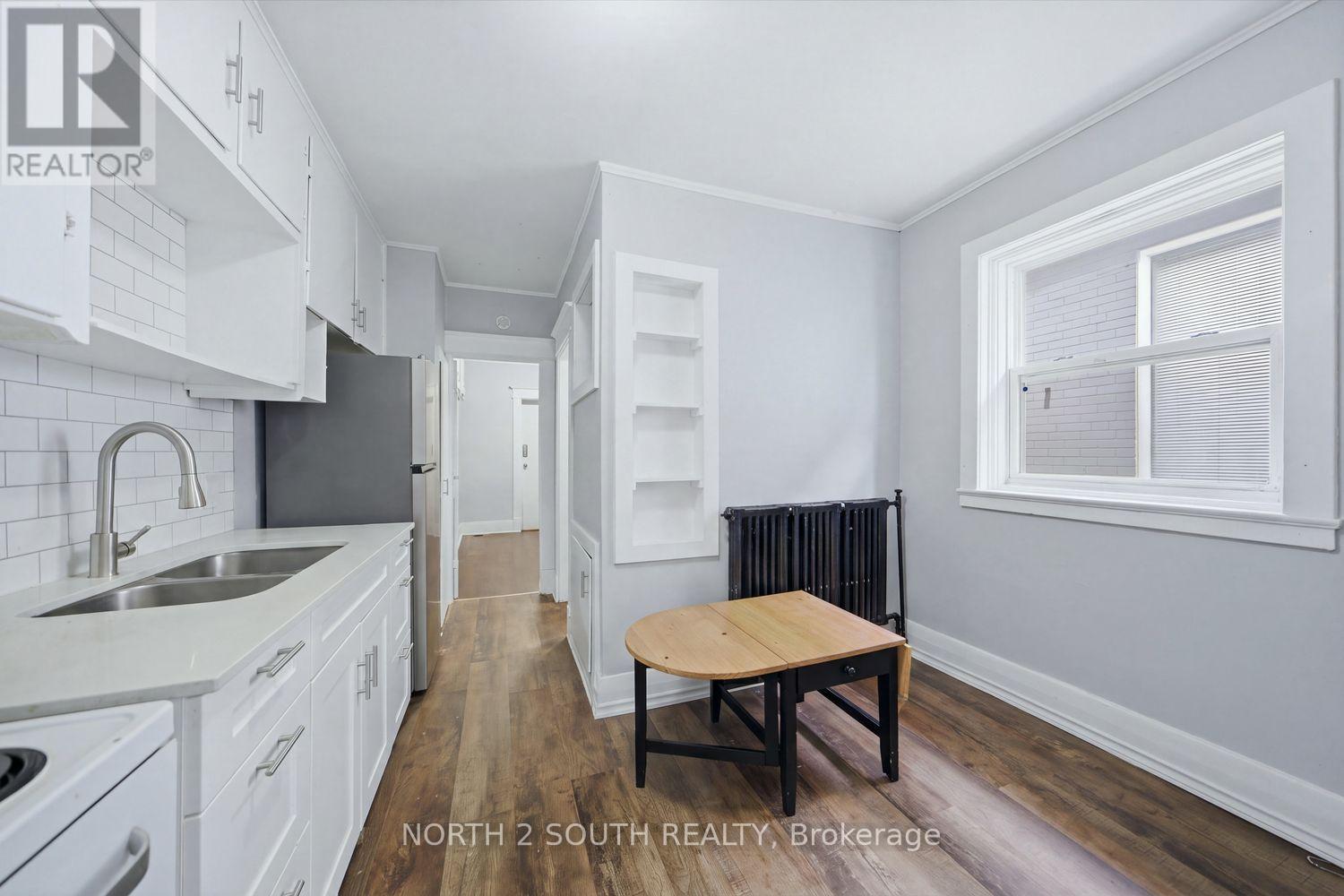 880 Dundas Street E Property Photo 18