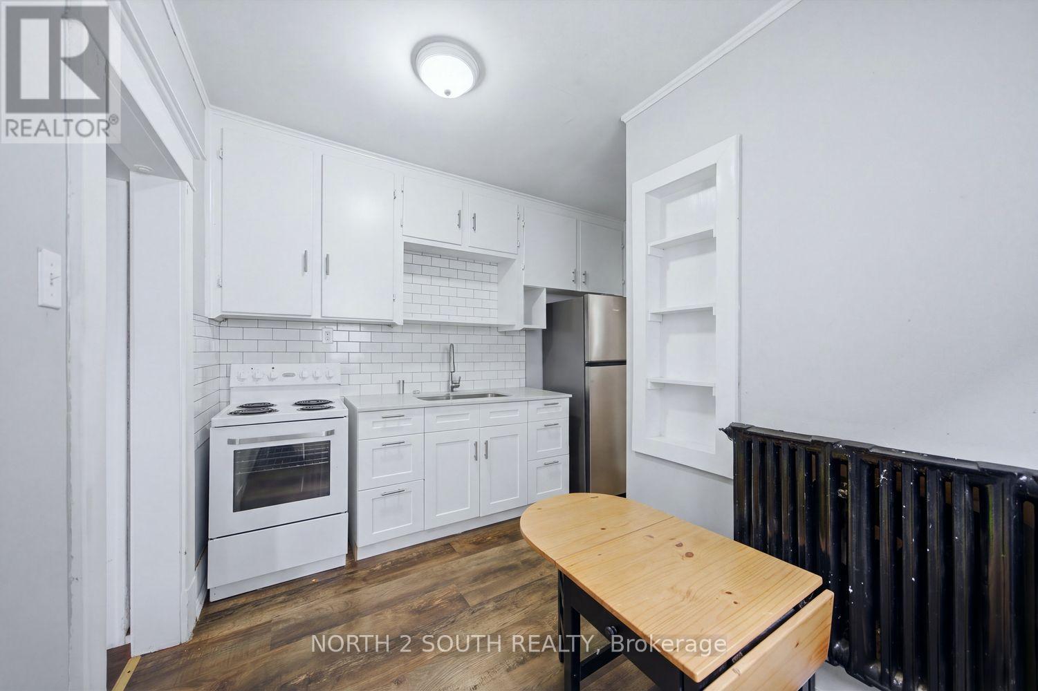 880 Dundas Street E Property Photo 19