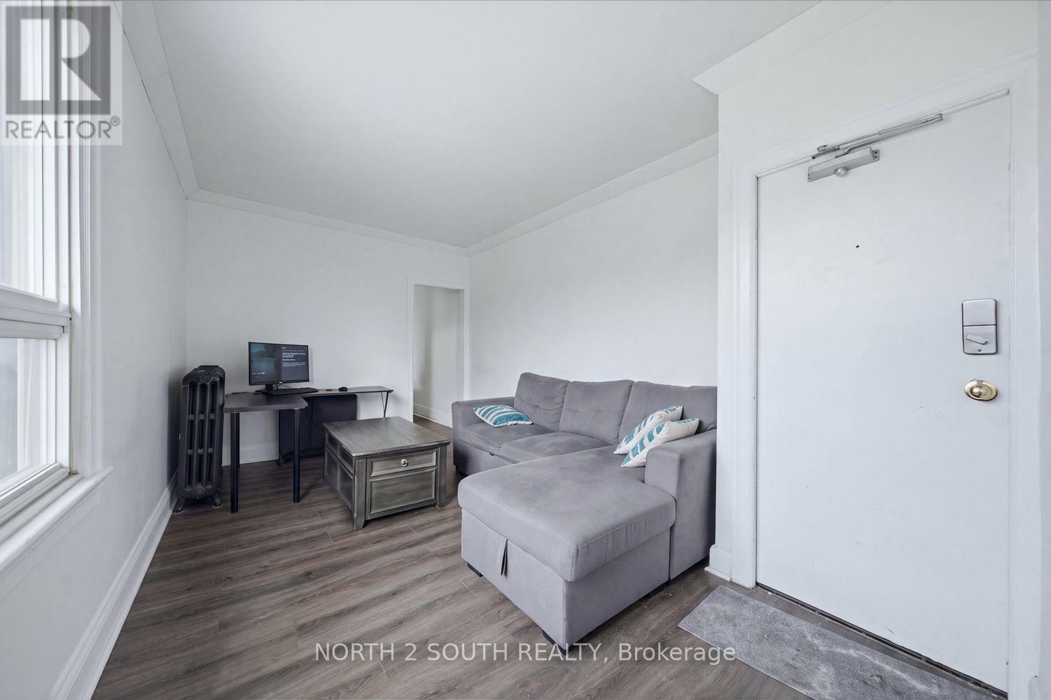 880 Dundas Street E Property Photo 22