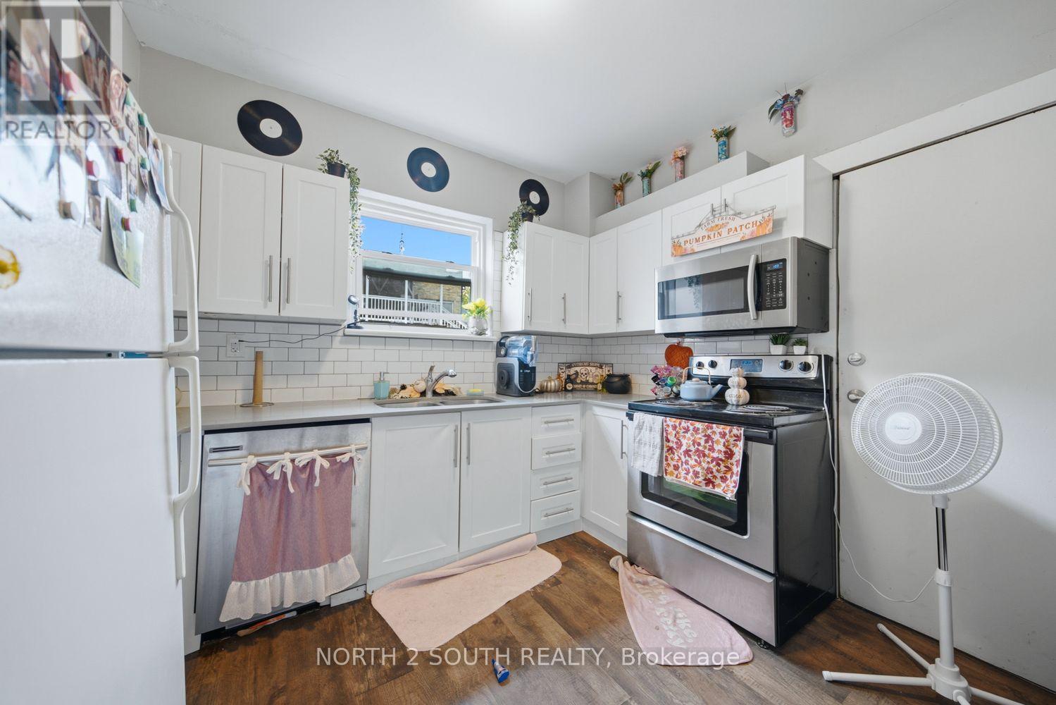 880 Dundas Street E Property Photo 31