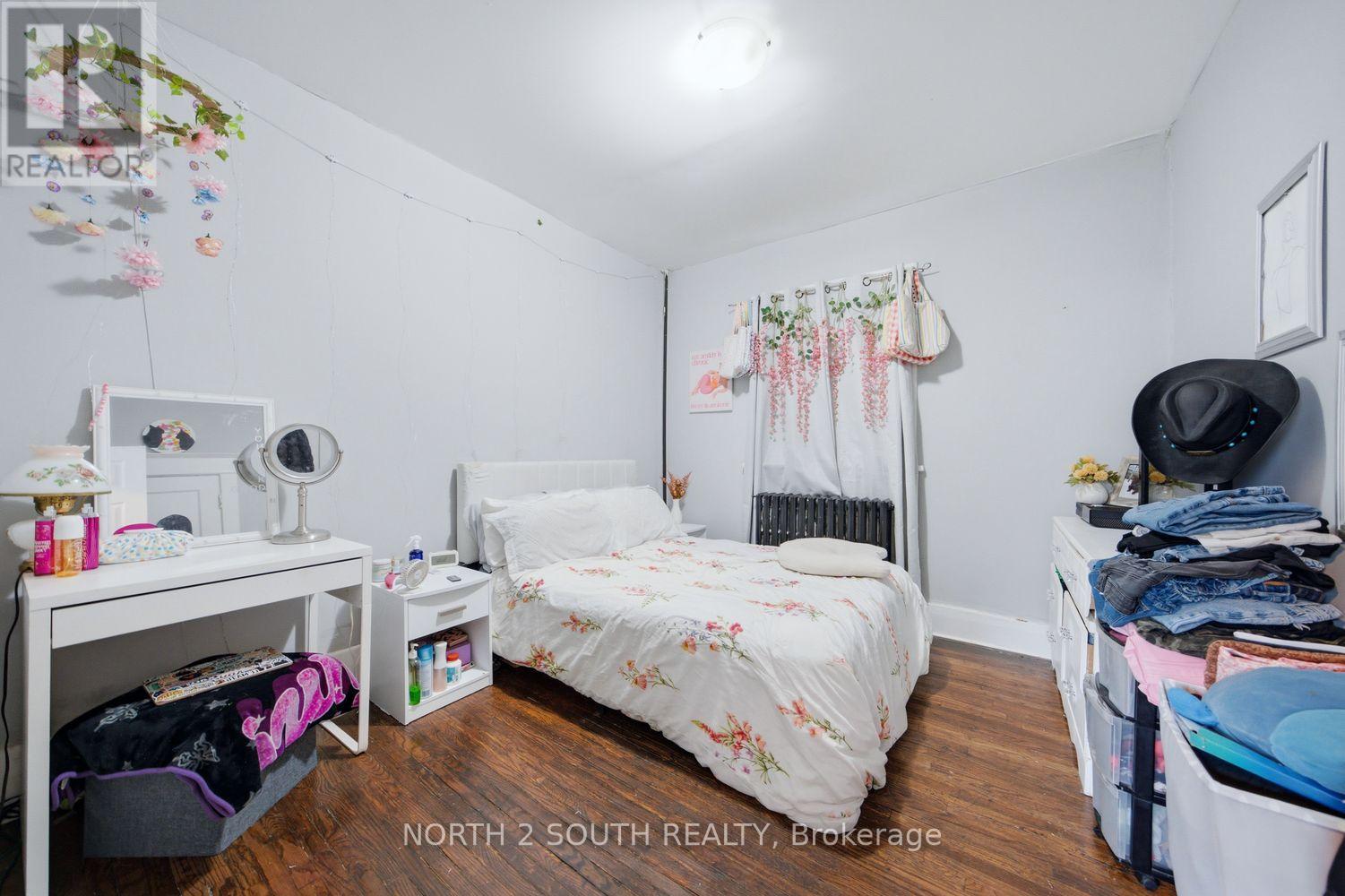 880 Dundas Street E Property Photo 36
