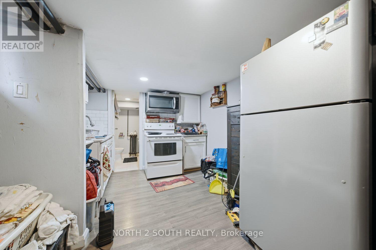 880 Dundas Street E Property Photo 40