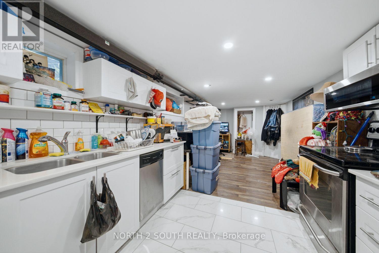 880 Dundas Street E Property Photo 45