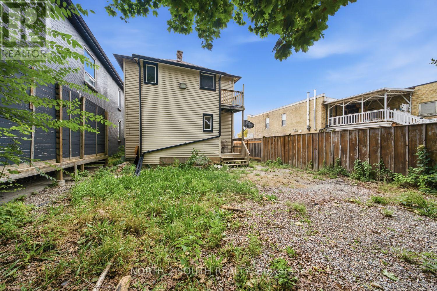 880 Dundas Street E Property Photo 50