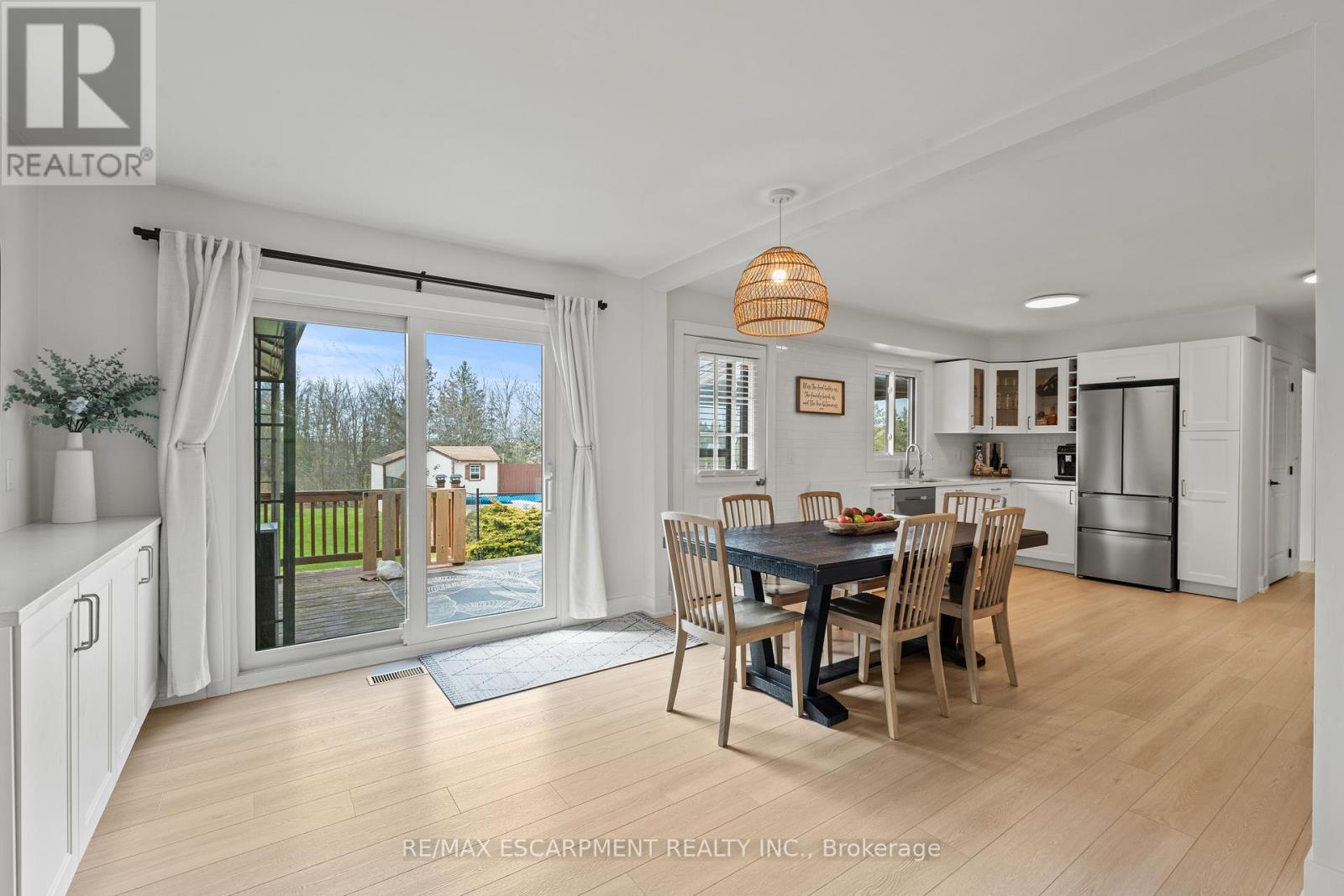 5090 Blackheath Road Property Photo 13