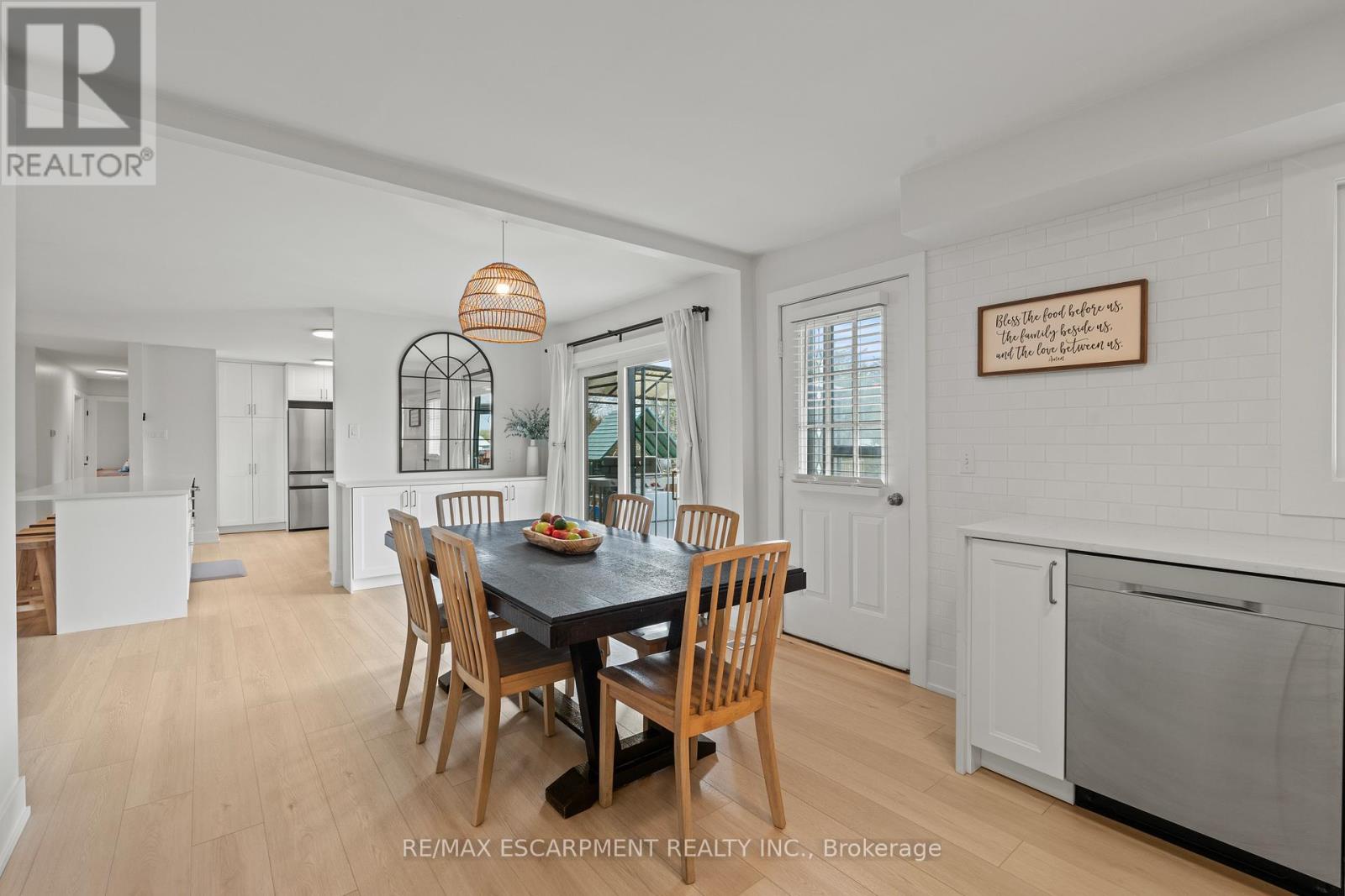 5090 Blackheath Road Property Photo 14